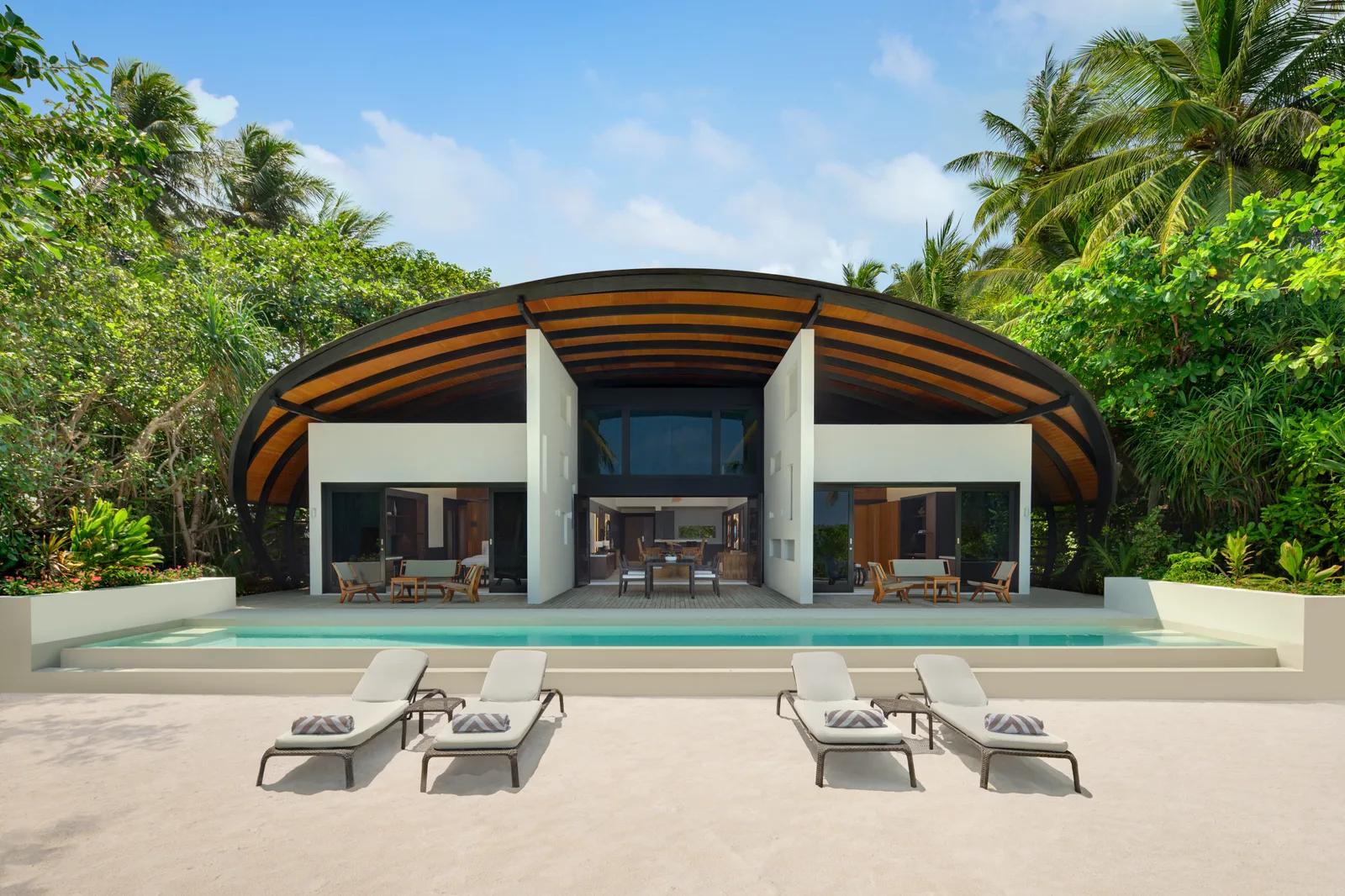 Heavenly Beach Residence Pool